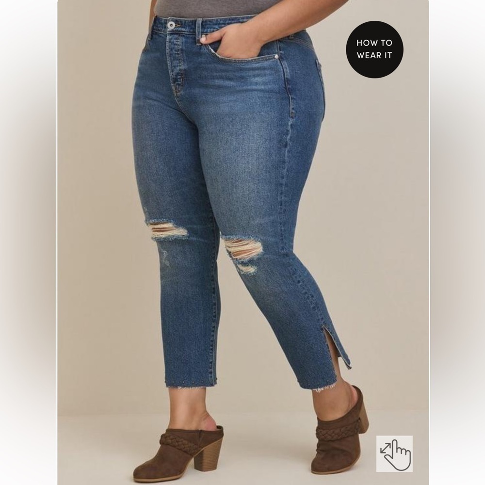 *NEW* Torrid High Rise Straight Classic Denim Studded Jeans